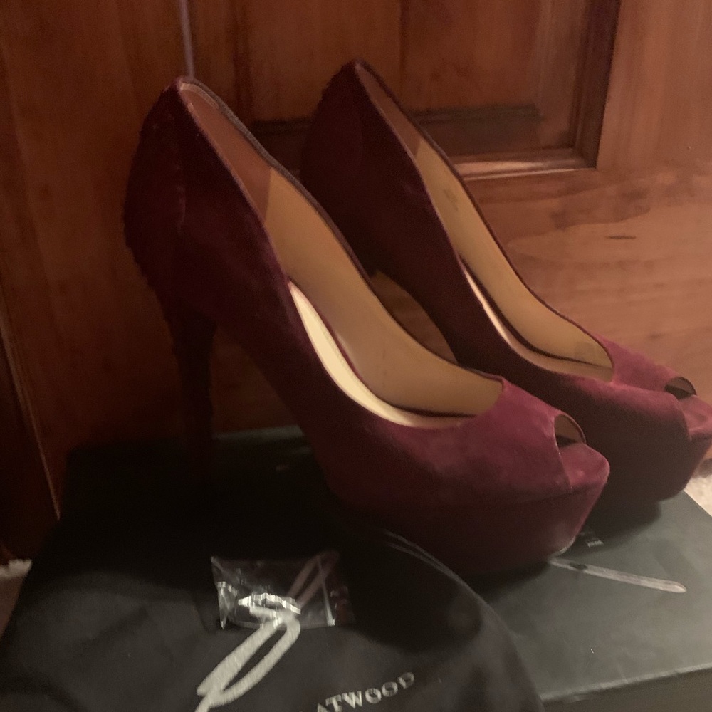 B Brian Atwood suede pumps size 7 - Picture 1 of 4